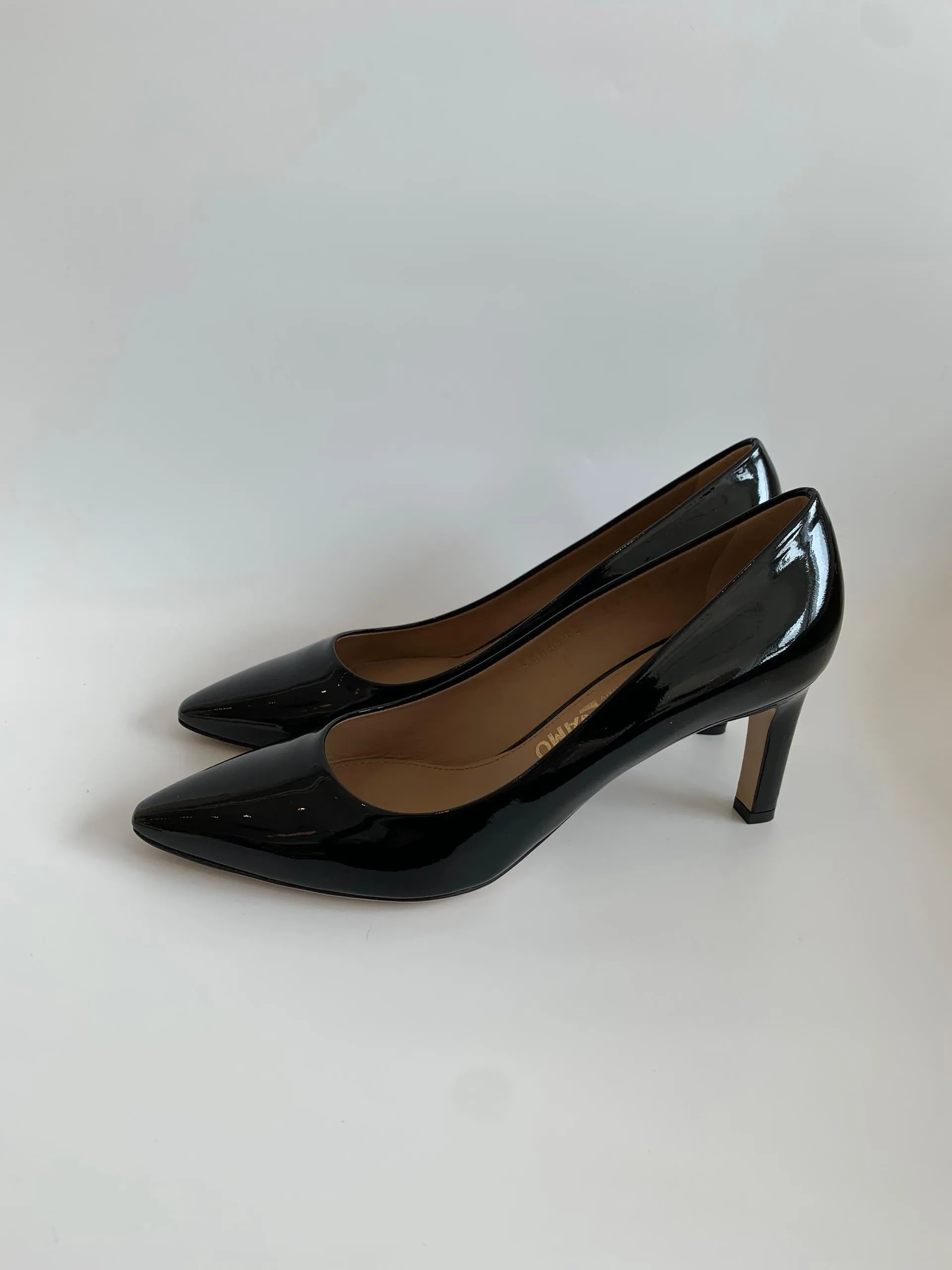 Black Patent Leather Pointed Toe Pumps in Size 9D