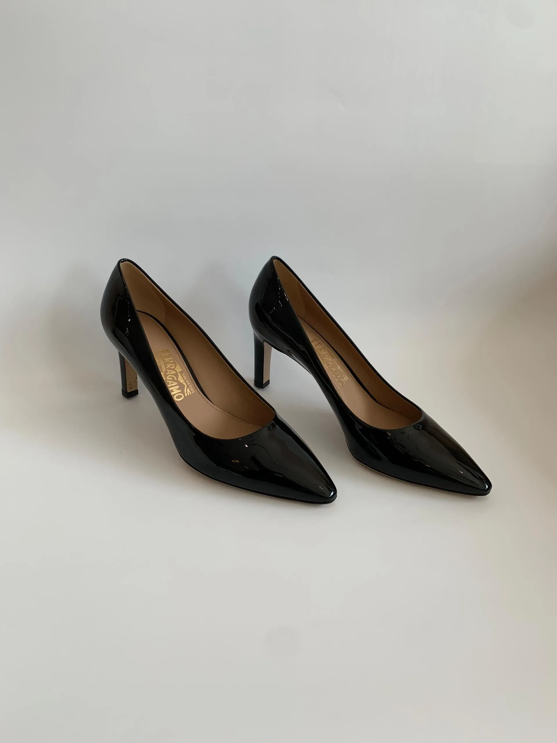 Black Patent Leather Pointed Toe Pumps in Size 9D